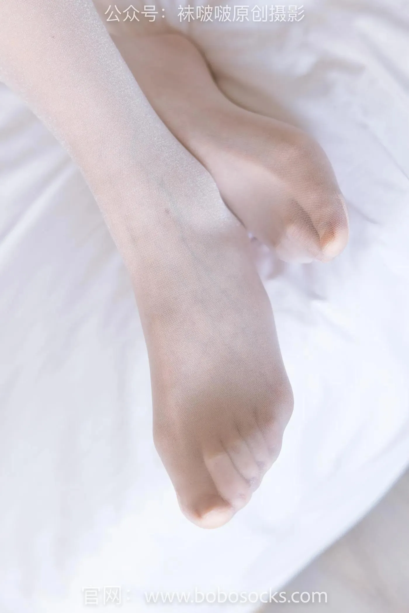 [BoBoSocks袜啵啵]NO.154 小甜豆-两双高跟鞋、珠光白丝、女仆装 [200P]插图9